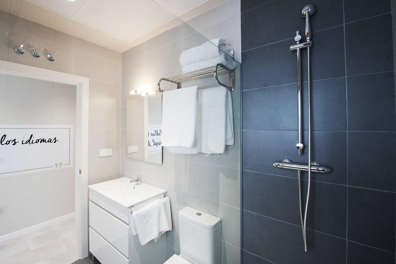 Apartamentos Divan ビトリア・ガステイス エクステリア 写真
