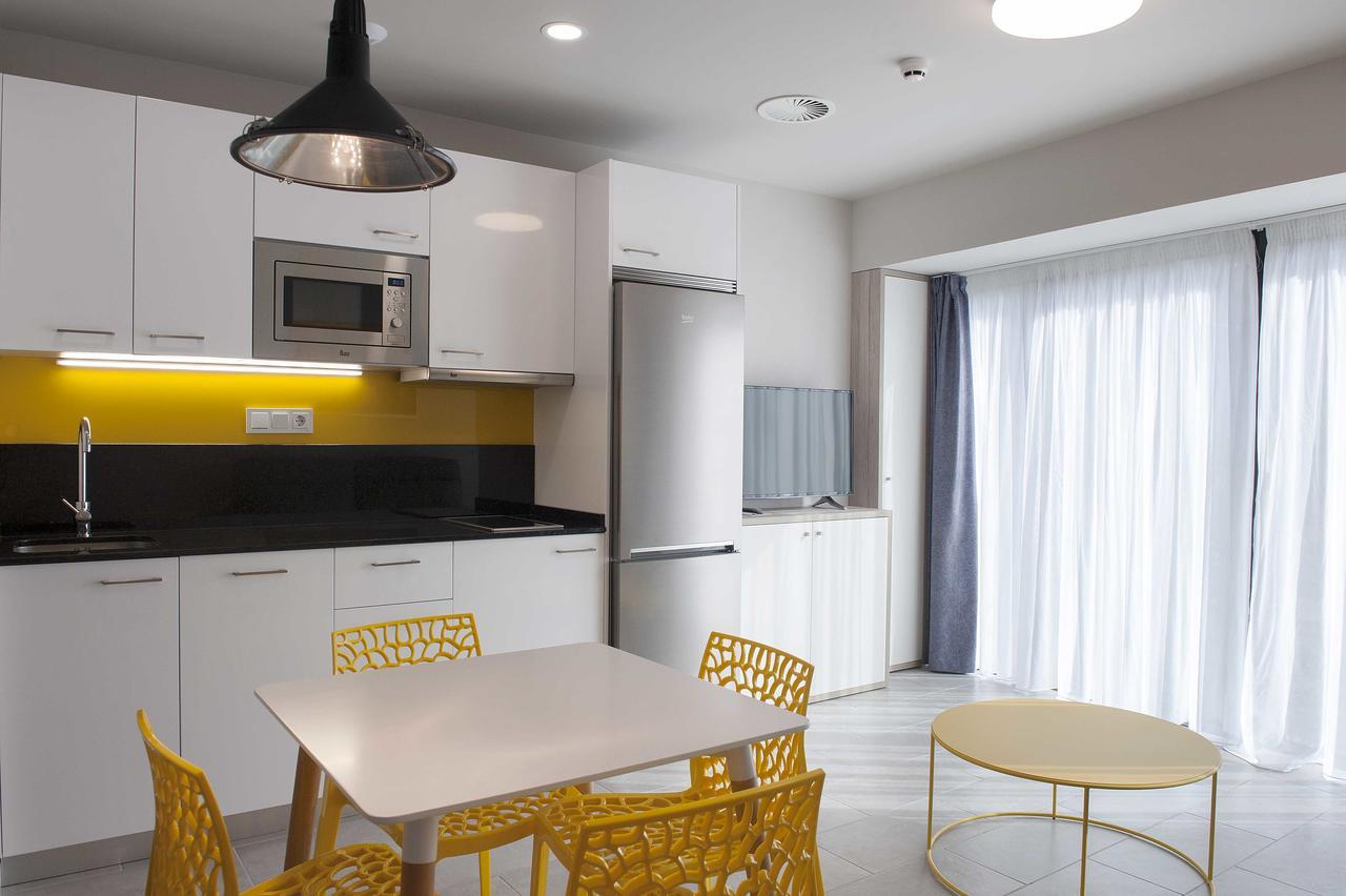 Apartamentos Divan ビトリア・ガステイス エクステリア 写真