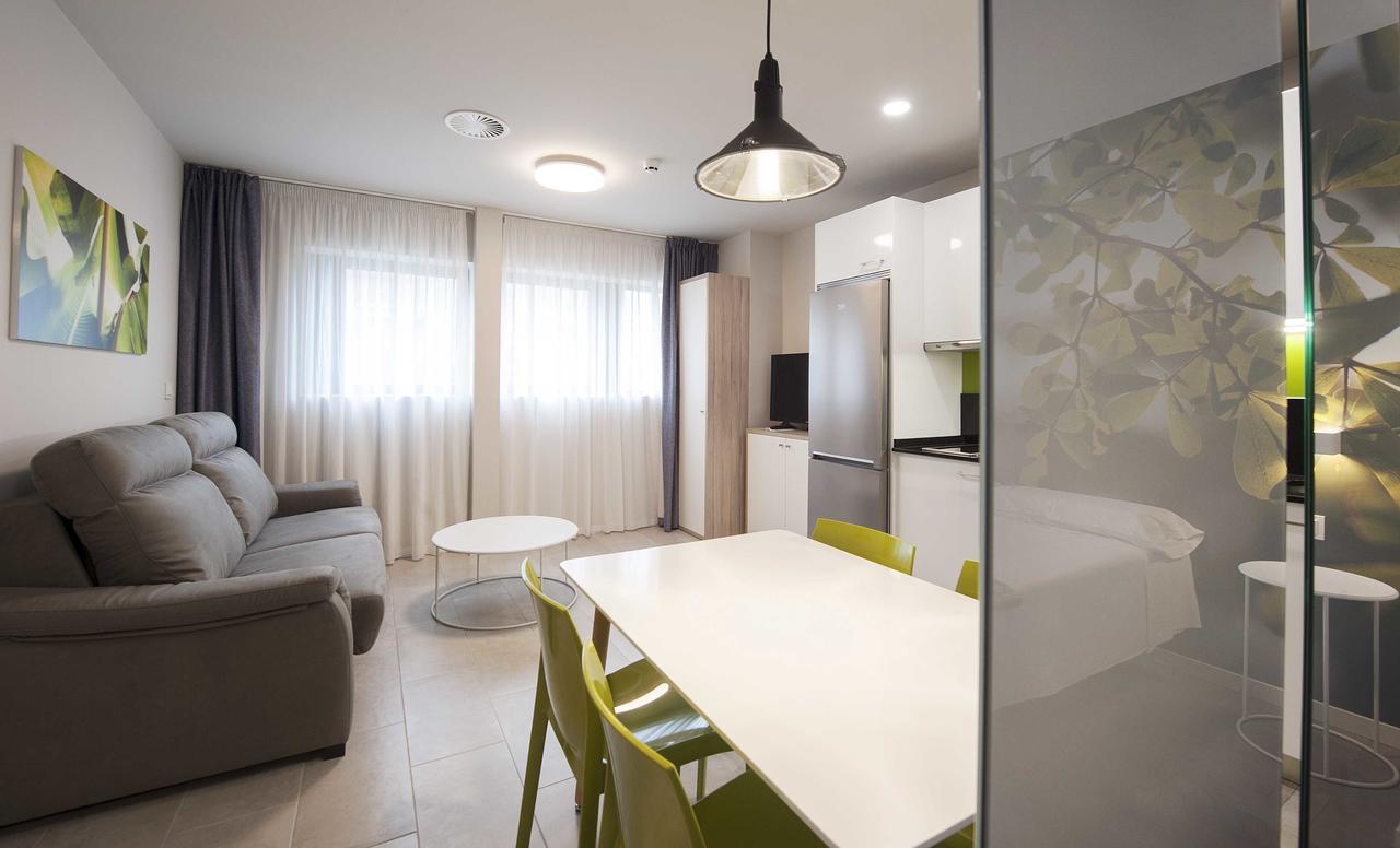 Apartamentos Divan ビトリア・ガステイス エクステリア 写真