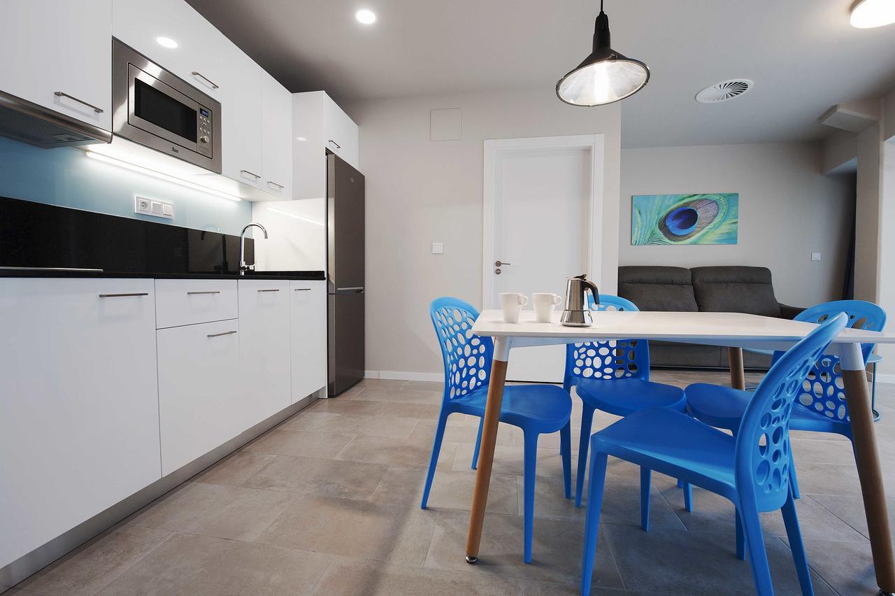 Apartamentos Divan ビトリア・ガステイス エクステリア 写真