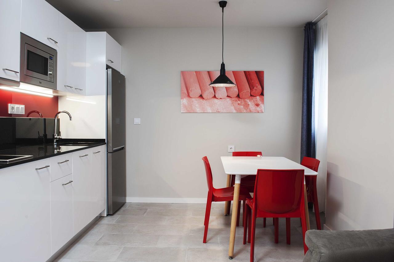 Apartamentos Divan ビトリア・ガステイス エクステリア 写真